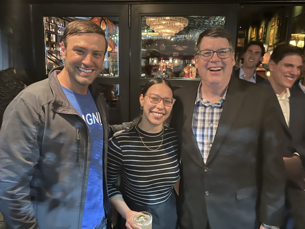 SurePointTech's tweet image. We enjoyed connecting with our NYC User Group for an evening of cocktails &amp;amp; conversation yesterday. “It was great being with our NYC User Group. We appreciate Group Chair Sharinna Luna’s efforts in bringing the #SurePointCommunity together,” said SurePoint’s Laurence Winters.