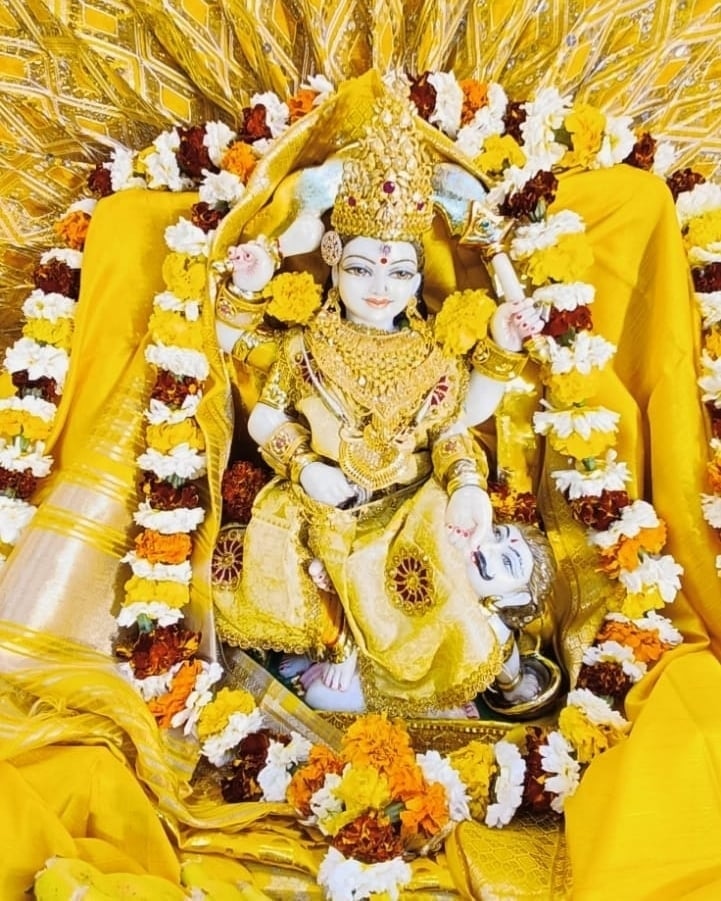 माँ बगलामुखी आप सभी पर अपनी कृपा और आशीर्वाद बनाए रखें। जय माँ बगलामुखी।
