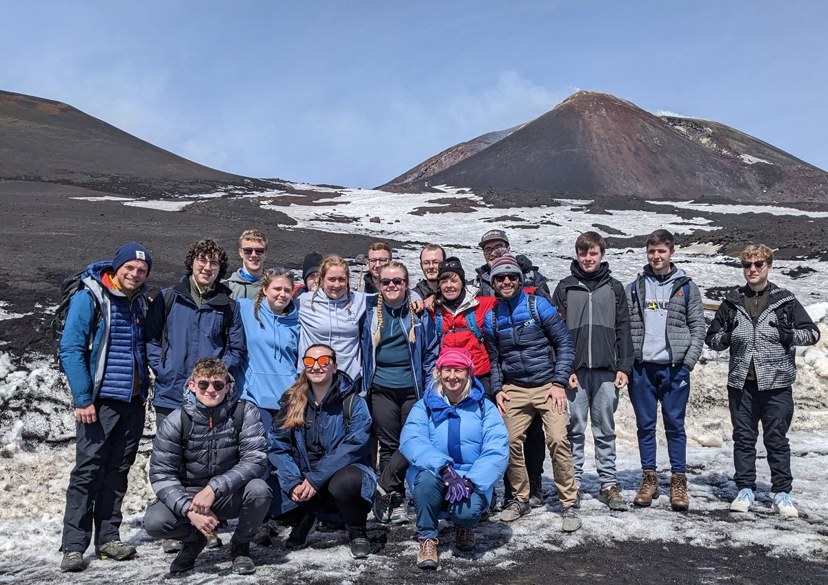 Today's lessons from the roof of Sicily!
#Etna #geography #fieldwork