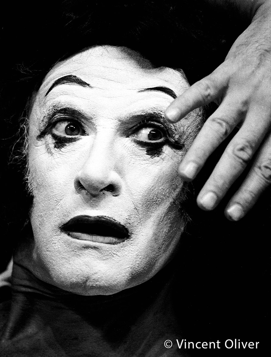 I photographed #MarcelMarceau in 1976. This photograph of mine was the first photo ever to be accepted by the @royalacademy of Arts into their  222nd Summer Exhibition. 

Marcel attended this exhibition and was presented with a limited edition print.