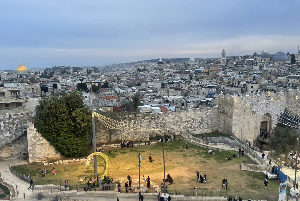 As the sun sets we wish Muslims around the world #Ramadan Kareem from the holy city of Jerusalem! 🌙