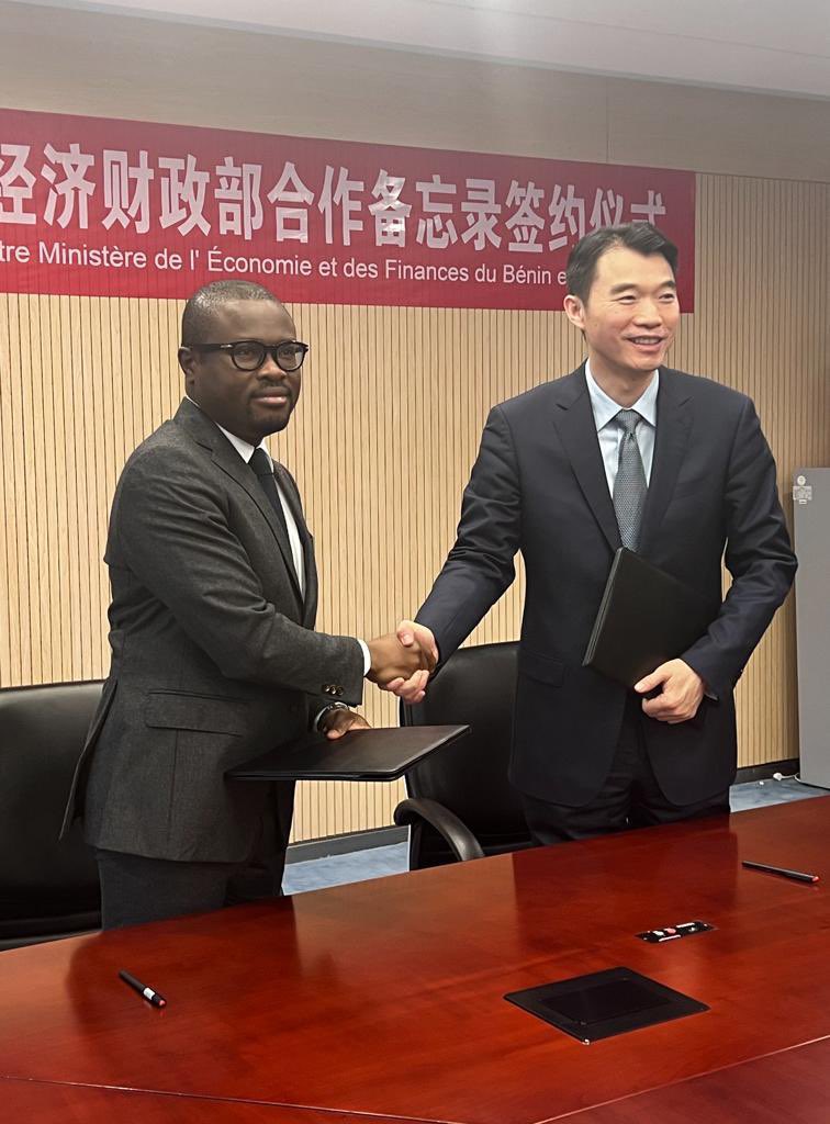 Romuald Wadagni on X: 🇧🇯🤝🇨🇳 Signature d'un mémorandum d'entente entre  le Bénin et la China Africa Development Fund (CAD-Fund). Il ouvre la voie  au financement de projets dans l'agriculture, l'énergie, les  infrastructures