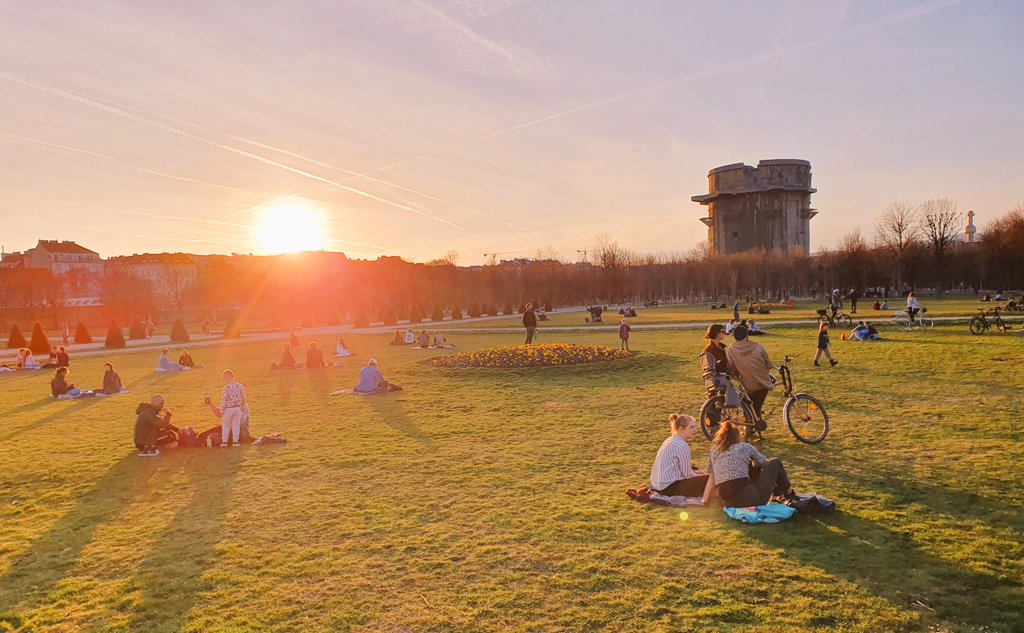 Feierabend. 🧡 #ViennaOffices #WienLiebe #SpringIsInTheAir