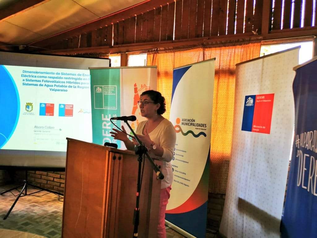 EnergiaValpo's tweet image. 💧 En el #DíaMundialDelAgua recordamos este gran hito para los APRs de la región!

"Inicia gran estudio sobre Agua Potable Rural en la Región de Valparaíso"
#Agua #EnergiasRenovables 
#MesEficienciaEnergética
energia.gob.cl/noticias/valpa…