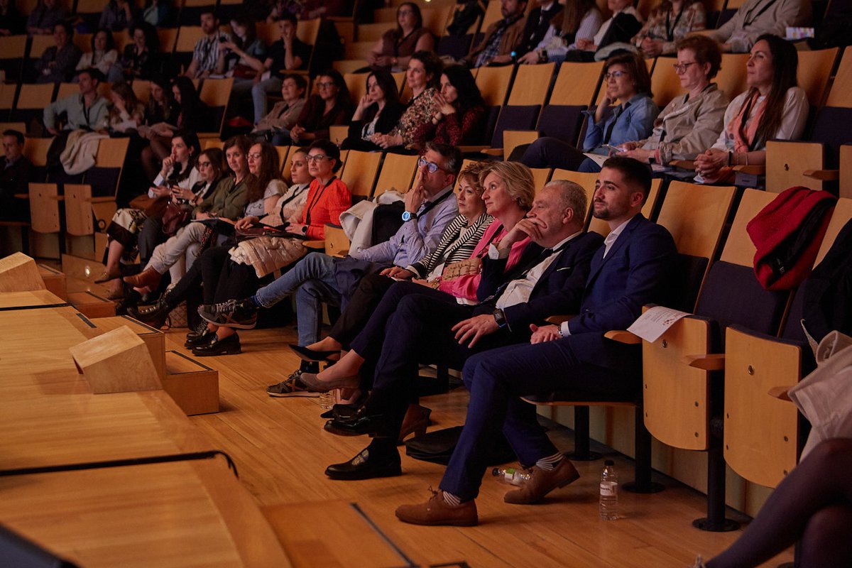 Lo mejor antes de la cirugía II
Moderador: José Manuel Ramírez Rodríguez. H C Universitario Lozano Blesa. Zaragoza
 Tratamiento nutricional personalizado en el perioperatorio: inmunonutrición
José Manuel García Almeida. H U Virgen de la Victoria. Málaga
@vegenatHC #germ23