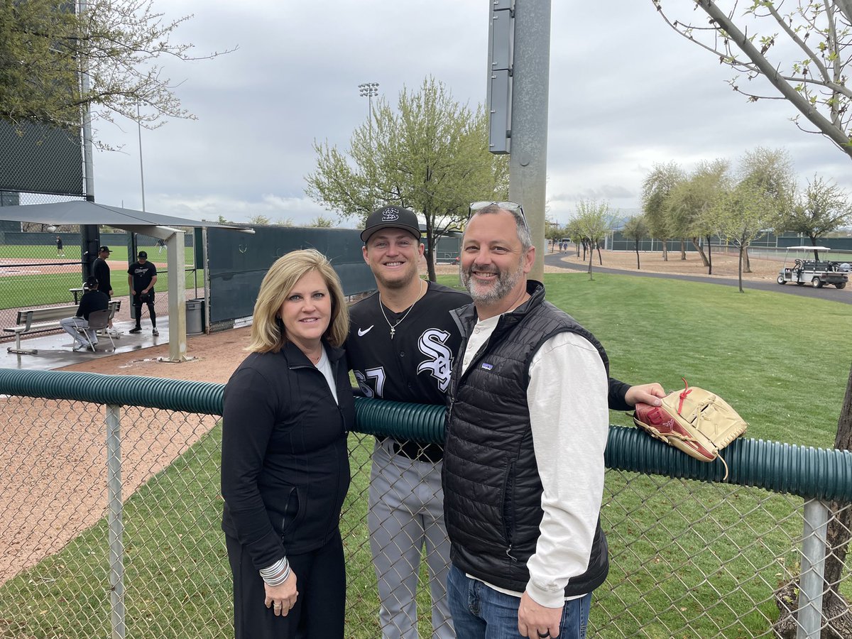 MikeSRamage's tweet image. Kole looks good in White Sox gear!!!  #SpringTraining2023