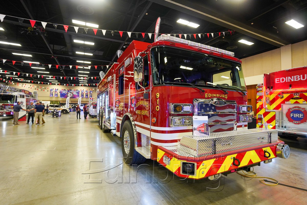 cityofedinburg's tweet photo. The new Edinburg FD pumper truck and rescue pumper tanker are on display at the South Texas All Hazards Conference Exhibit Hall! #EdinburgProud #AlwaysOnHand ๐ฅ ๐ ๐งฏ ๐จโ๐ https://t.co/5zeHMEfswi