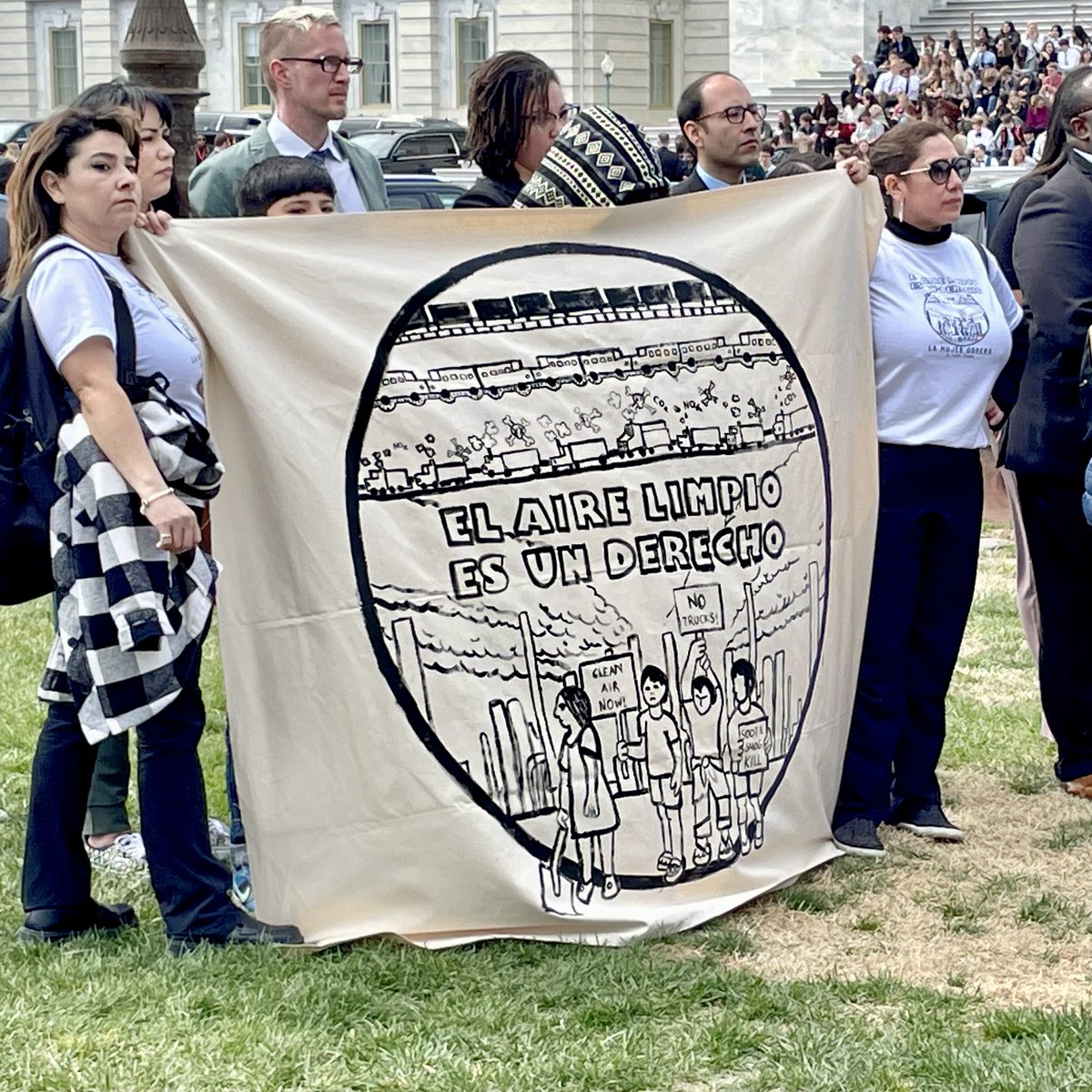 erinrook's tweet photo. El aire limpio es un derecho / Clean air is a right
At the #NPHAW presser with @actonclimateUS
#SolutionsForPollution #S4P #ClimateCantWait #CleanAirIsARight https://t.co/aX7xZlU4yK
