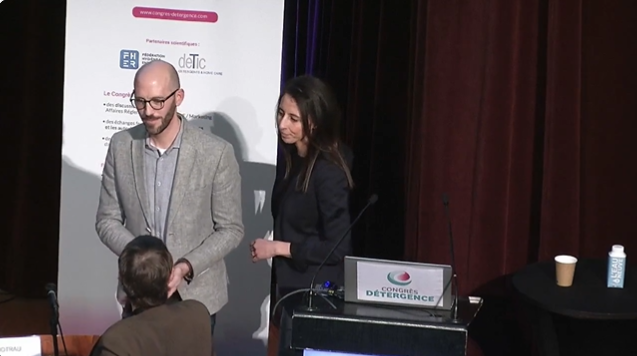 📢En direct du #CongrèsDétergence
Comment communiquer de manière #éthique et #responsable auprès des #consommateurs ?
Ghizlane Jougleux (Mutyne) et Mathieu Jotrau (<a href="/L_Arbre_Vert/">L'Arbre Vert</a>) nous livrent leurs conseils avec beaucoup d'humour !
congres-detergence.com