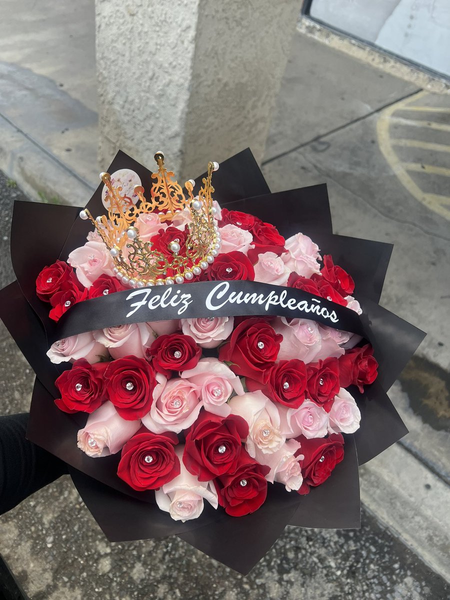 ayalassweetstem's tweet photo. 1 or 2 ? 🥰😍🌹 ig: @ayalassweetstems https://t.co/deRbmRu2gX