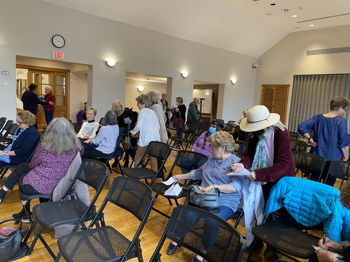 We had a great morning at @HarborfieldsLib Public #Library, where our Senior Wealth #Advisor, Christine Parisi, discussed some important #financial topics for #women with the #Huntington Neighbors and Newcomers Club. #womenandmoney #womenempowerment #feeonly #fiduciary #rwroge