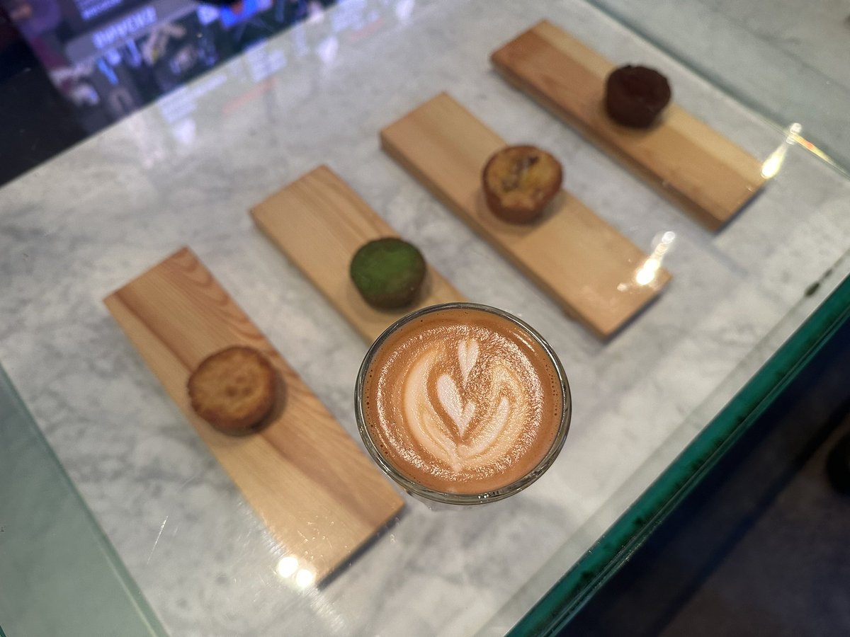 loopsdigi's tweet photo. If your in SF, come grab a coffee and say hello at my new spot “Pixlcat Coffee” @sunsetsquares #soma #sanfrancisco #midmarket #coffee #latteart https://t.co/9ChwlbAVSX