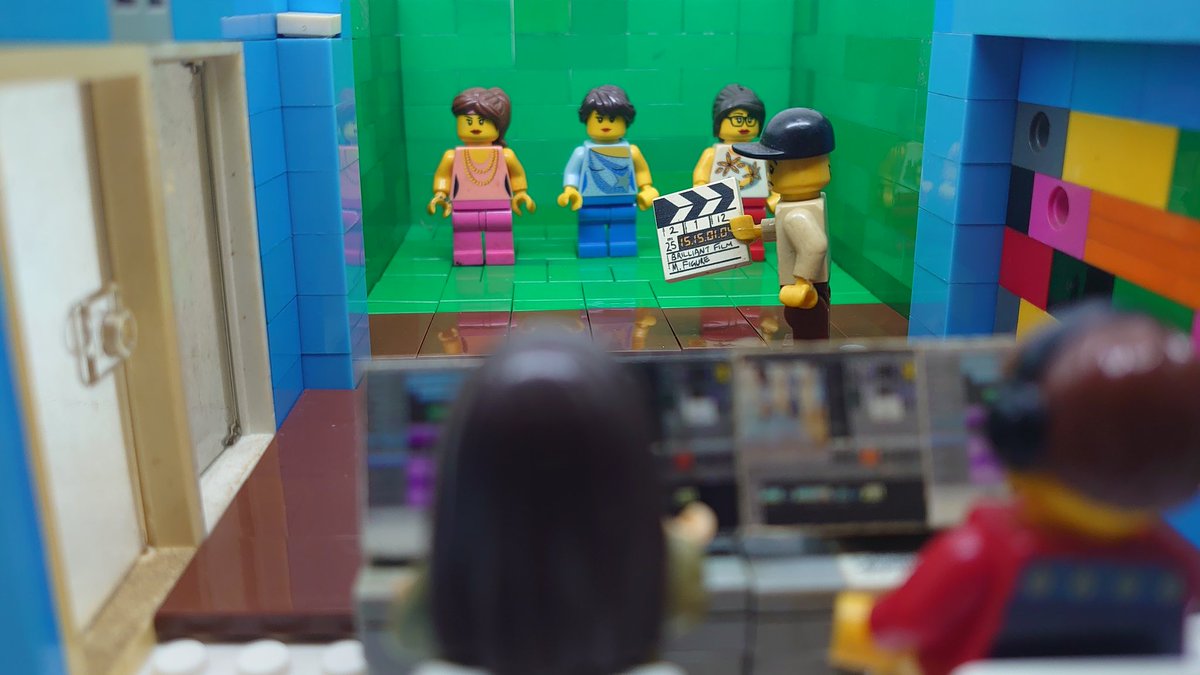 Setelah sekian lama wacana, akhirnya dibikinin versi mini studio #padepokankarya <a href="/strimingin/">#strimingin</a> .
Suwun mimin <a href="/legomotionID/">legomotionID</a>