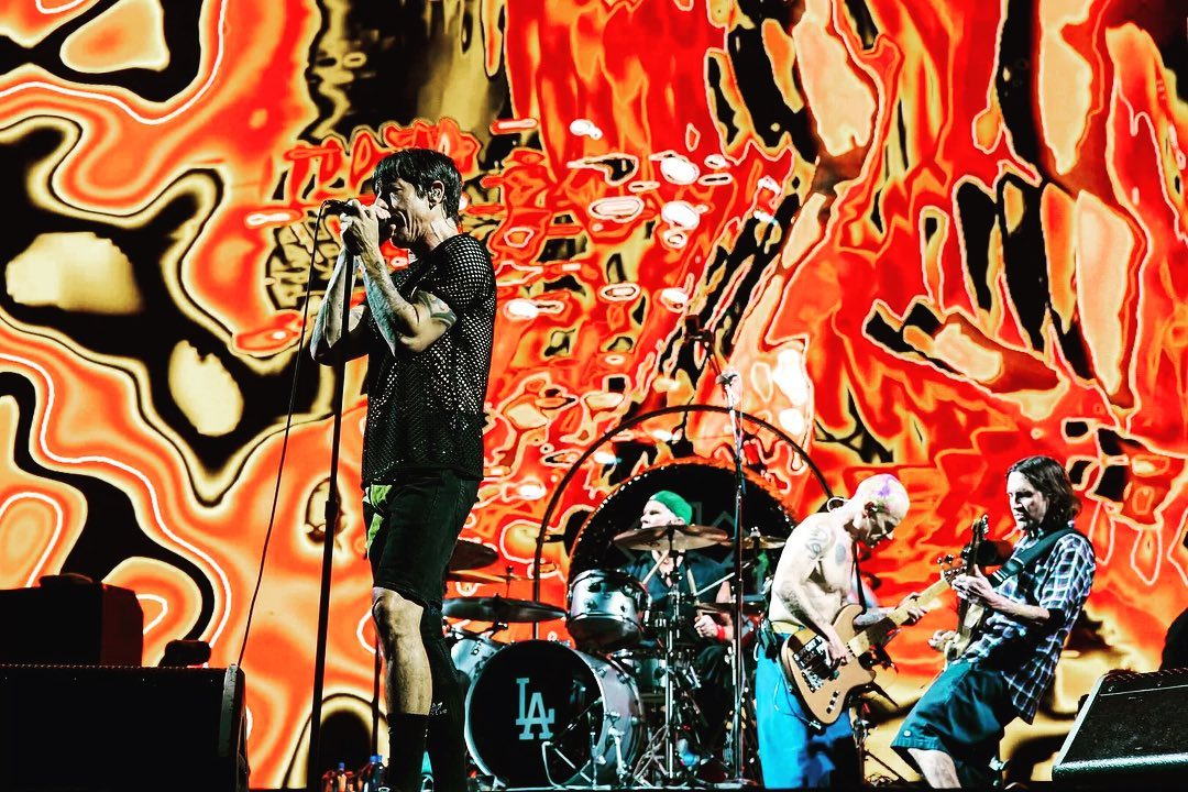 ESTOS TIPOS VUELVEN A ARGENTINA

RED HOT CHILI PEPPERS EN ARGENTINA !!! 🇦🇷