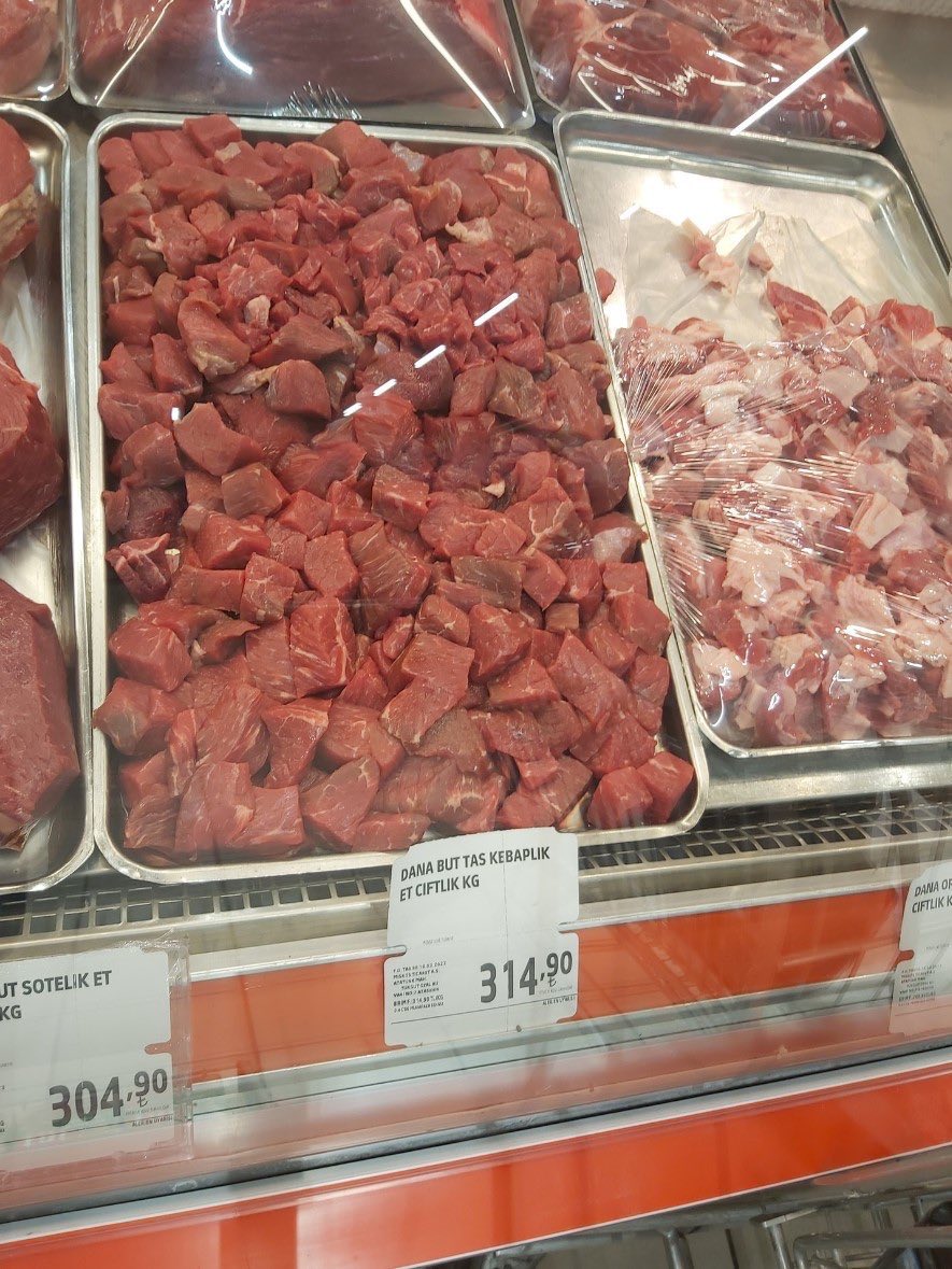 SedatAtlas79's tweet photo. Memur ramazana boynu bükük girecek. Ne kahvaltılık ne kırmızı etin yanına yaklaşılmıyor. Artık ek zam en az %50 olmalı https://t.co/gsxwFUJznO