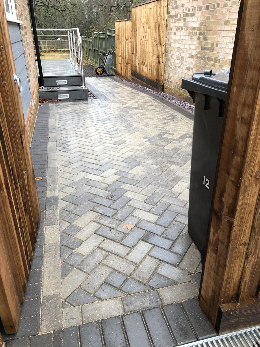 CamBlockPaving's tweet image. Our of latest driveways in Linton Cambridge finished ✅ onto the next…