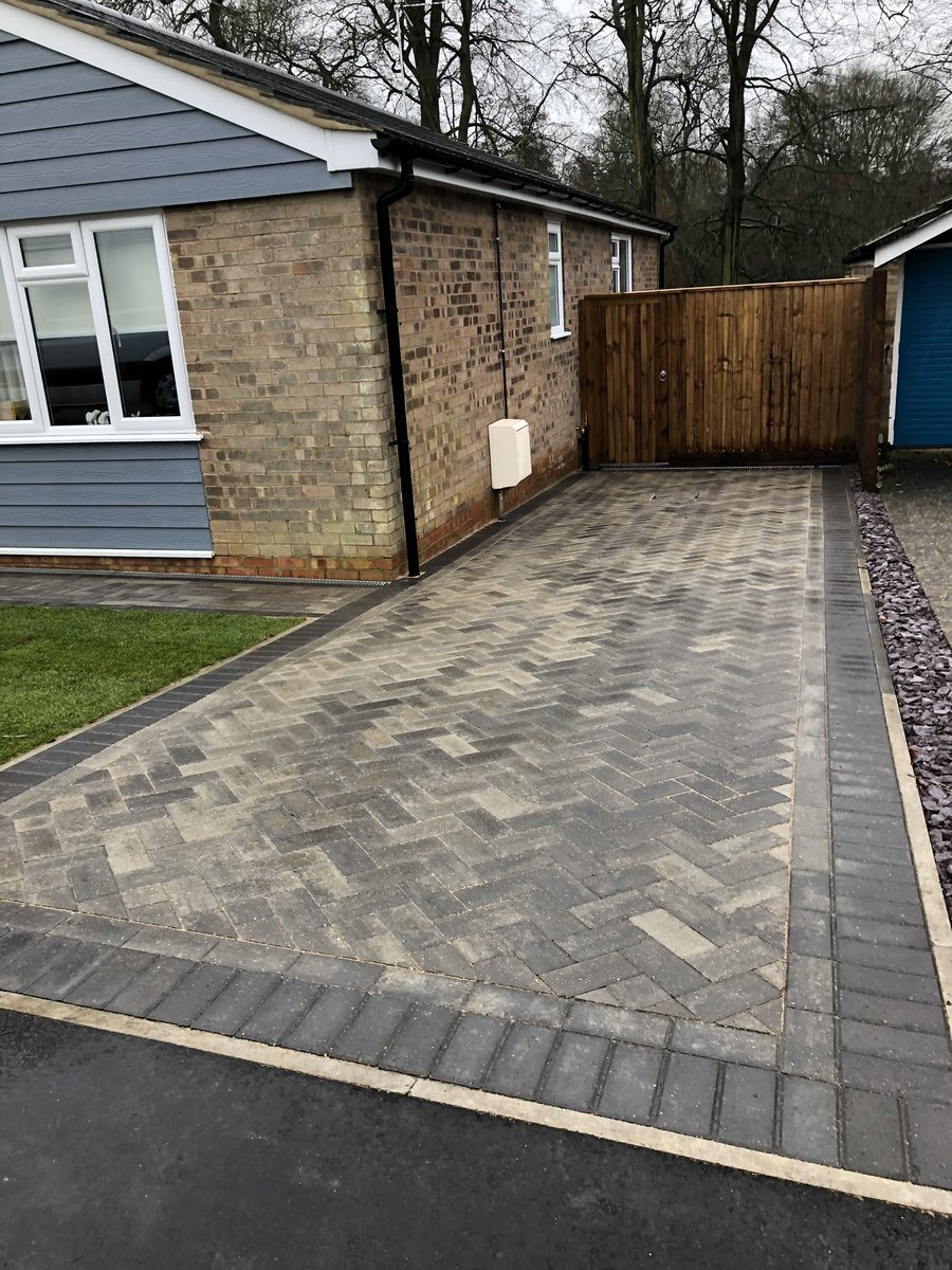 CamBlockPaving's tweet image. Our of latest driveways in Linton Cambridge finished ✅ onto the next…
