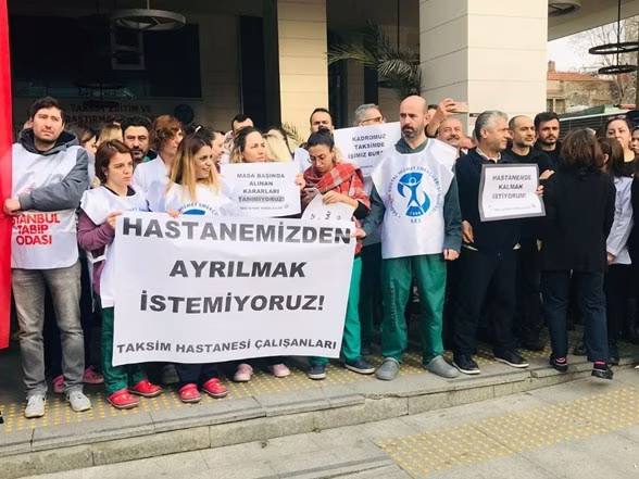 ⚪️ Taksim Eğitim ve Araştırma Hastanesi taşınmayacak

👉 Hastanenin taşınacağının duyurulması üzerine, görev yerlerinin değiştirileceğinden endişe duyan hastane çalışanlarının yaptığı eylem sonuç verdi

#dokuz8/<a href="/akbaserhan/">Erhan Akbaş</a> 

dokuz8haber.net/taksim-egitim-…

#taksimilkyardım