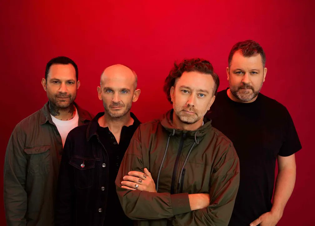 altiva_rio's tweet photo. RISE AGAINST VEM AO LOLLAPALOOZA COM MÚSICAS ENGAJADAS EM INJUSTIÇAS SOCIAIS.
https://t.co/5Ke2S0G5qY

A banda americana de punk rock e hardcore, se apresenta no Palco Adidas nesta sexta-feira (24), no Autódromo de Interlagos. #riseagainst #lollapalooza #shows #hardcorepunk https://t.co/gloU6NQExh