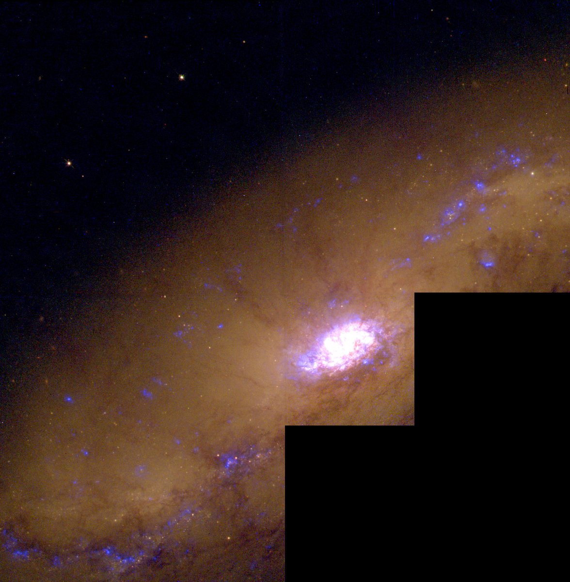 HubbleArchives's tweet photo. On this day (Mar 22) in 1998, these #Hubble photos were released:

The Center of Barred Spiral Galaxy NGC 1808
Barred Spiral Galaxy NGC 1808 https://t.co/wiN27PlcLn