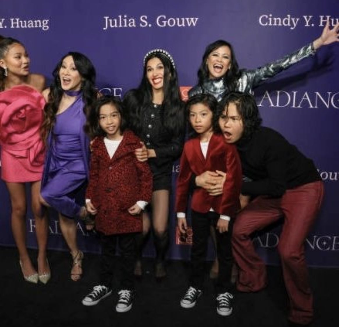 Mbeebe3's tweet image. The De La Rosa’s! After award party pictures!