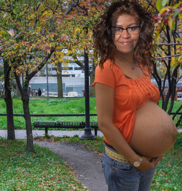 Newly Released Photo of Michelle Obama pregnant. 
I was told this is Real. 😐👌🏼
