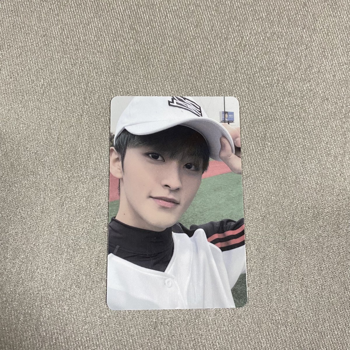 sellsellhere's tweet photo. WTS

มาร์ค lucky draw universe 
- 2,800 THB shipping fee included

✅ paypal / thai bank / korean bank
✅ ww shipping

mark nct 127 dream superm photocard 
엔시티 드림  슈퍼엠 마크 포카 양도
#ตลาดนัดnct #ตลาดนัดnctdream #ตลาดนัดnct127 https://t.co/TQkC4aYHi4