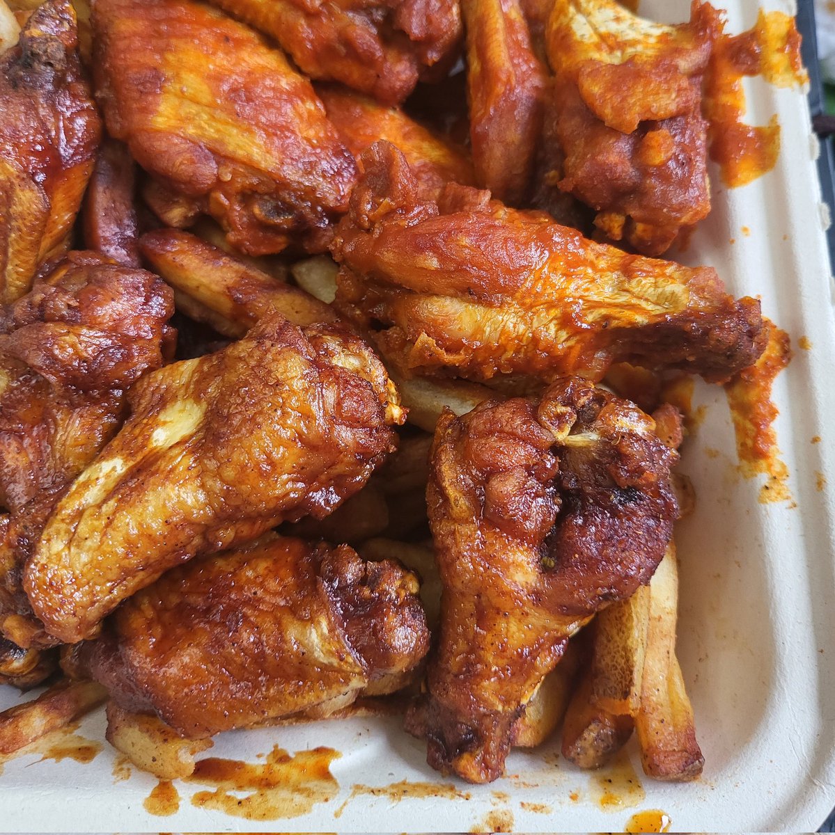 First time trying <a href="/detroitwingco/">Detroit Wing Company</a> 
Lookin 🔥🔥 👀