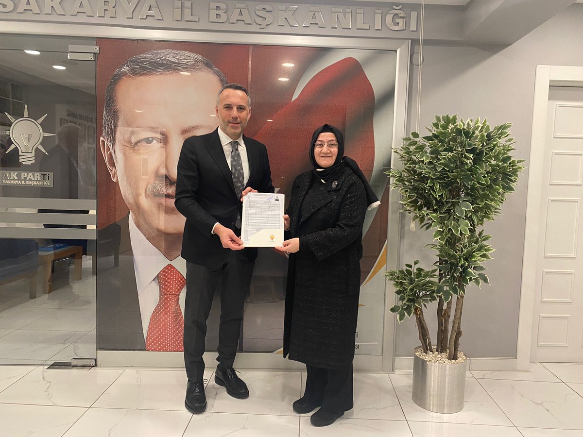 Şehrimize ve ülkemize güzel hizmetler yapabilme niyeti ve duasiyla AK Parti Sakarya Milletvekili Aday Adaylığı başvurumuzu bugün İl Başkanlığımızda yaptık.
Cumhurbaşkanımız Sayın <a href="/rterdogan/">Recep Tayyip Erdoğan</a>’ın Liderliğinde yeni bir zafer için hayırlısıyla bismillah..