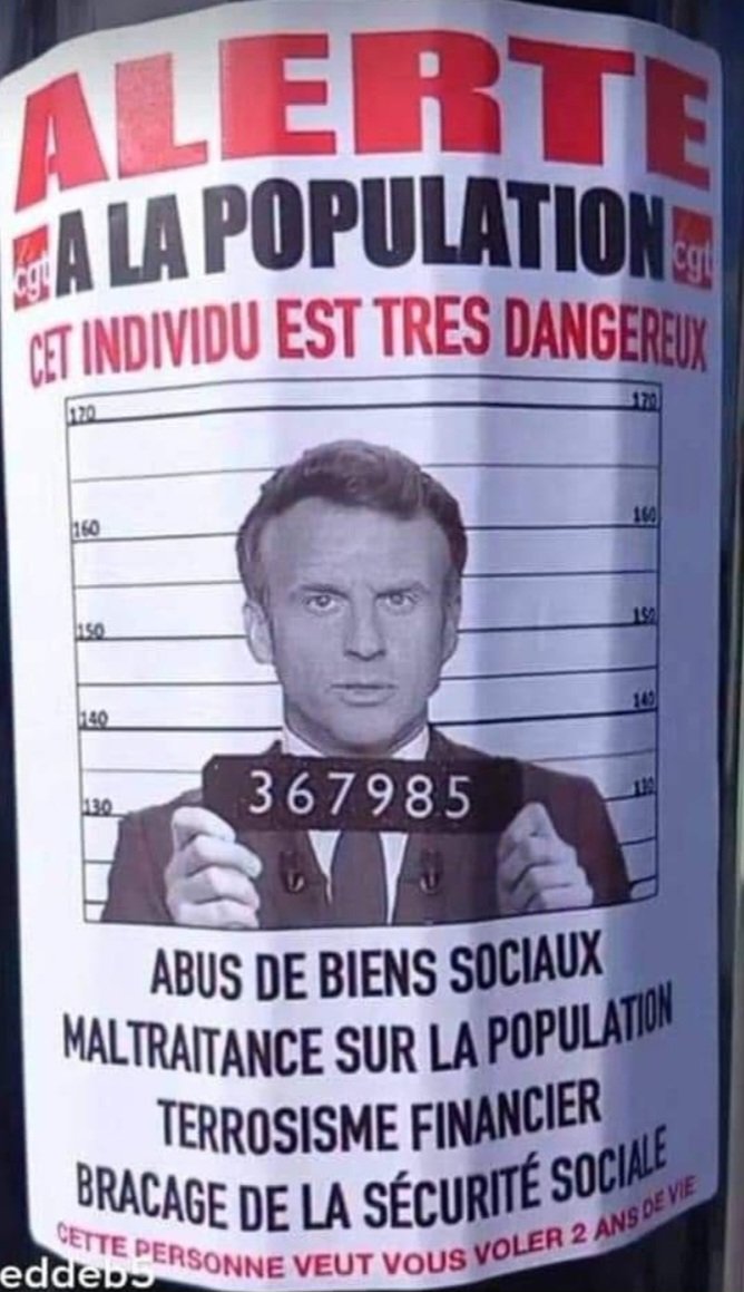 AdrianoSegatori's tweet photo. Il popolo francese, incazzatissimo, ha emesso un mandato di cattura nei confronti di Macron, reclamando la sua decapitazione. I soliti esagerati. Nel mio video riguardante il suo profilo mica chiedevo questo. Comunque la sua pericolosità è ormai più che confermata ufficialmente. https://t.co/2bRHvlumcP