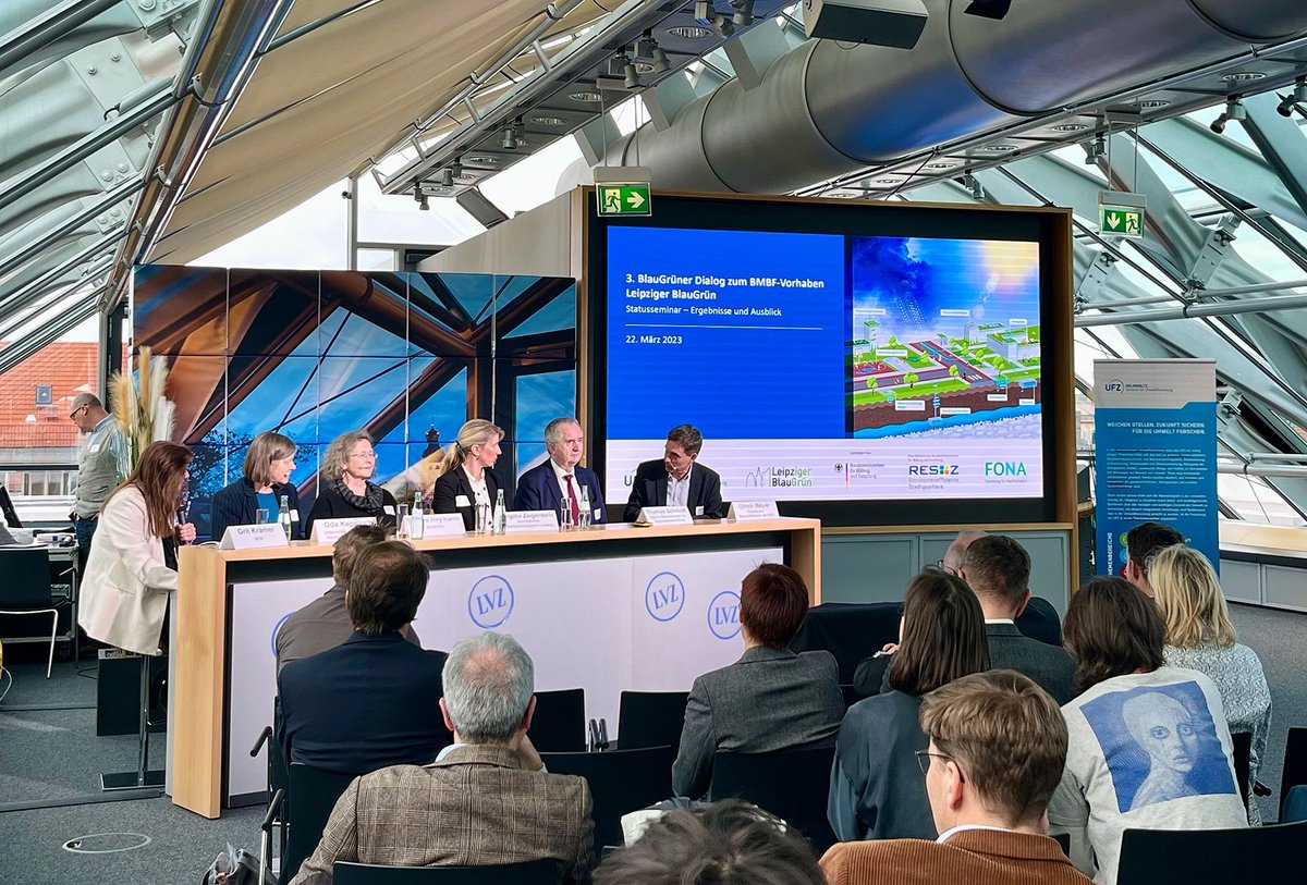 Zum #Weltwassertag wurde heute in der LVZ-Kuppel über blau-grüne Infrastrukturen in Städten und Kommunen diskutiert. Leipzig ist Modellstadt in der #BMBF-Forschungsinitiative "Ressourceneffiziente Stadtquartiere". Wer mehr darüber erfahren möchte: ufz.de/leipzigerblaug… #UFZ