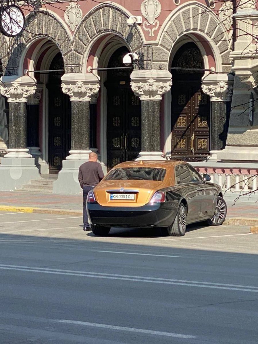 Well looky here. The Head of the Ukrainian national bank has bought himself a new rolls Royce. Keep donating to Ukraine…..times are so tough.