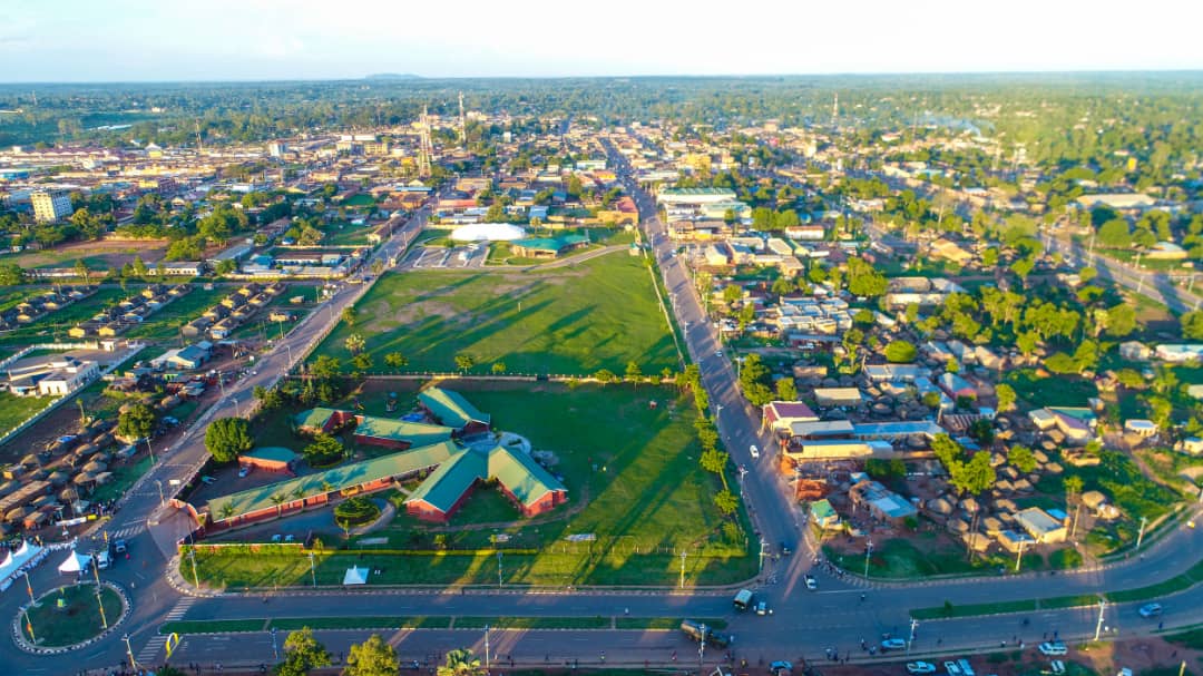 MTWAUganda's tweet photo. This eye catching lush green &amp; well organized town is #GuluCity, Uganda 🇺🇬! @ExploreUganda , the Pearl of Africa. @mugarra @UgandaMFA @MoWT_Uganda https://t.co/ikOPsCpE2S