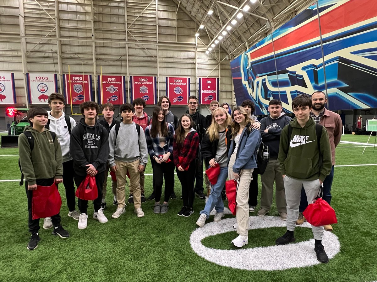 OrchardParkSTEM's tweet image. Today, some of our OPHS Ss attended the '23 Skilled Trades Career Fair & Industry Expo! This annual event is for WNY employers to connect with area high school students looking for a full-time employment, internships, co-ops, or part-time experiences in various trade fields.