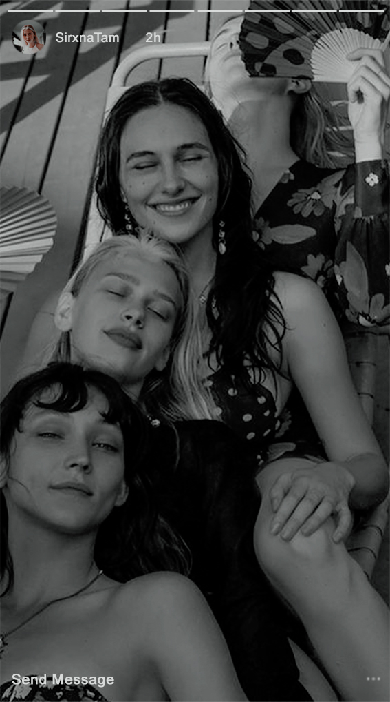 ━━━━━━━━───────
                    𝑚𝑦 𝑔𝑖𝑟𝑙𝑠.
          ━━━━━━━━───────

⌲ #StorieInstagram