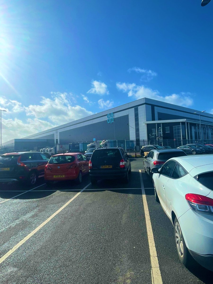 KateRodger16's tweet image. ✨ You are capable of amazing things   🏆✨ 

Thank you Castlewood Depot for providing a spark of inspiration this morning when I arrived at the depot ❤️👏🏻  Our logistics colleagues are FABULOUS - A great team &amp;amp; a positive quote to start my day is always a winner 👏🏻😍 @079Jenny