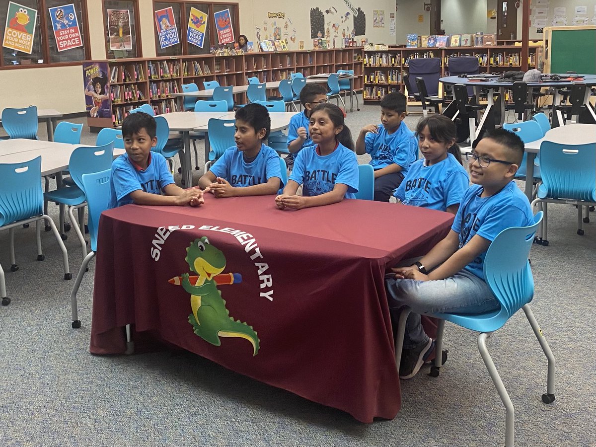⁦@Aliefsneed⁩ 4th grade students celebrate their 1st win in #BattleoftheBooks! Great job Ms. Janak and Mrs. Sanchez for amazing coaching of these smart kiddos! ⁦@Alief_Libraries⁩ ⁦@SneedESLibrary⁩