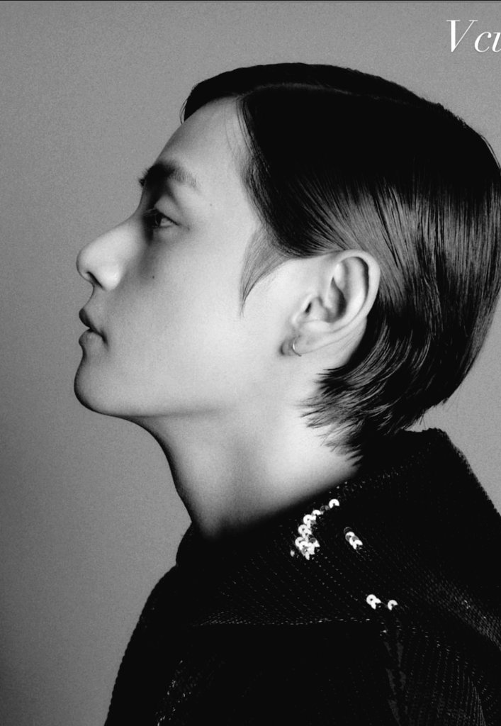 fortaetaetae's tweet photo. 아침부터 예사 발송문자가^^
V FOR ELLE KOREA
@ellekorea
@celine
#ELLECoverStar
#CelineBoy #V
#ellekorea
#aprilissue
#Vishere
#뷔 #celine
#VisComing
#TAEHYUNGxELLE
#TAEHYUNGxELLEKOREA https://t.co/d1aINP4zDp