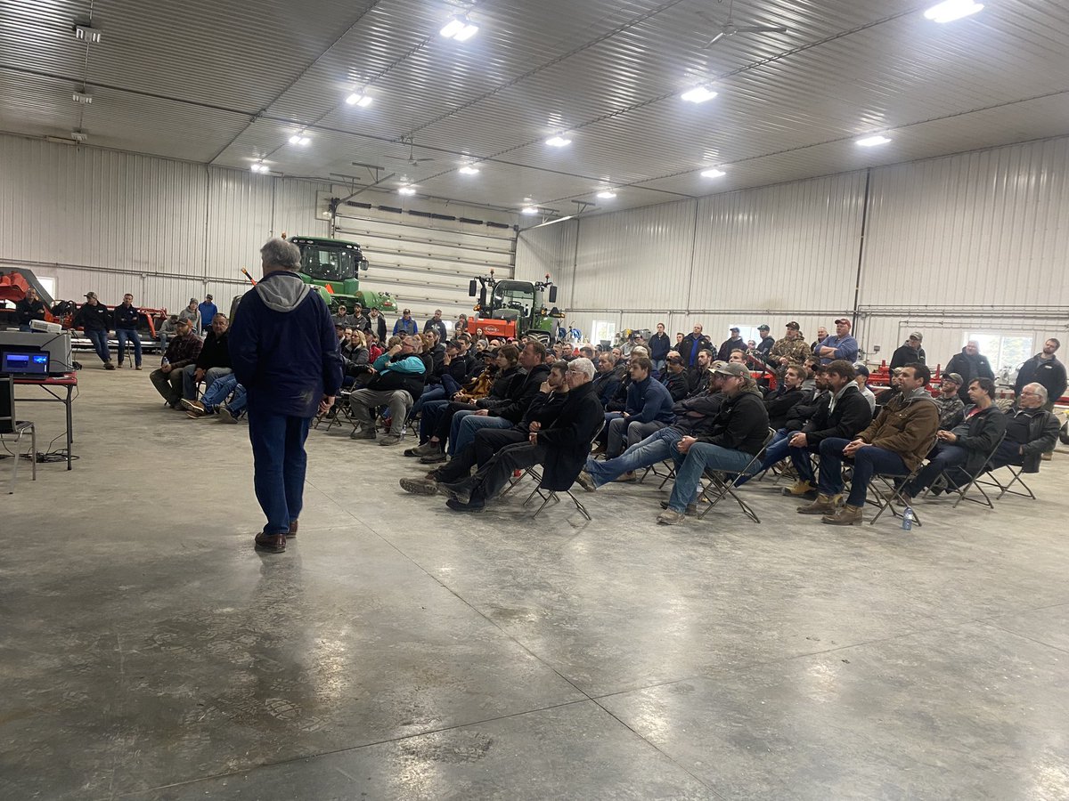 From field -&gt; feedbunk…. it’s the forages that feed the cows, that make the milk, that drive the profit. 🐄🌽 Fantastic producer meeting today! <a href="/parionanimal/">Parion</a> <a href="/VeldaleFarms/">Veldale Farms Ltd.</a>