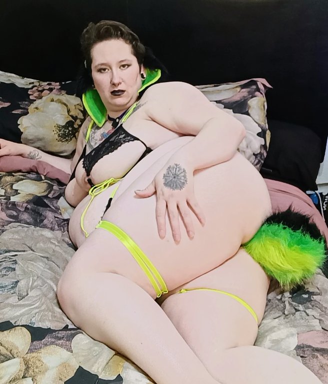 BBWShieldMaiden's tweet photo. Naughty Lil Bunny wants to have some fun 😈 New photoset on my OF. Cum 💦 join me, link in bio https://t.co/23cknIkTMu