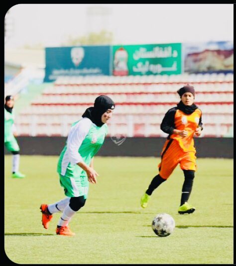 JamiFahima's tweet photo. Light will triumph over darkness✌️🙌⚽️ https://t.co/EQAiGtibHv