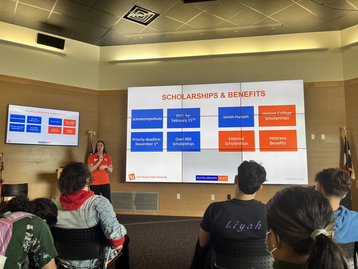 MrsPurcellRELA's tweet photo. The ESL program’s newcomer emerging bilingual students had an amazing time touring @SamHoustonState today! They are getting more and more excited about the future ❤️🎓 @HumbleISD_KPHS @HumbleISD_Multi https://t.co/bUhO6xULk7