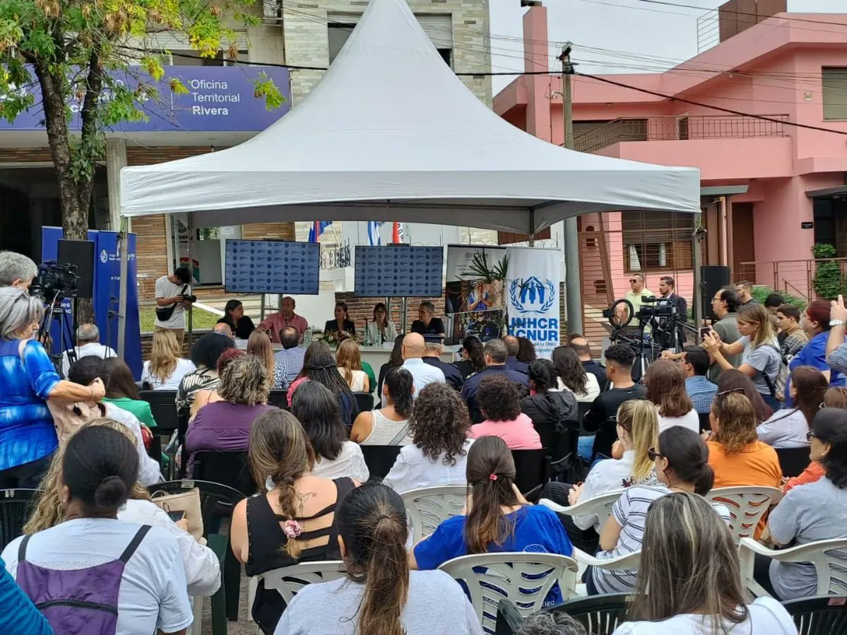 Andrea Brugman (@andreabrugman) on Twitter photo Nueva Oficina Territorial <a href="/midesuy/">Ministerio de Desarrollo Social</a> quedó inaugurada en Rivera, contará con atención de <a href="/OimUruguay/">OIM Uruguay</a> <a href="/UNICEFuruguay/">UNICEF Uruguay</a> y ACNUR.
Pudimos comunicar las nuevas acciones para Migrantes y Afrodescendientes, de esta manera contaremos con más impacto con esfuerzo interinstitucional. Nueva Oficina Territorial <a href="/midesuy/">Ministerio de Desarrollo Social</a> quedó inaugurada en Rivera, contará con atención de <a href="/OimUruguay/">OIM Uruguay</a> <a href="/UNICEFuruguay/">UNICEF Uruguay</a> y ACNUR.
Pudimos comunicar las nuevas acciones para Migrantes y Afrodescendientes, de esta manera contaremos con más impacto con esfuerzo interinstitucional.