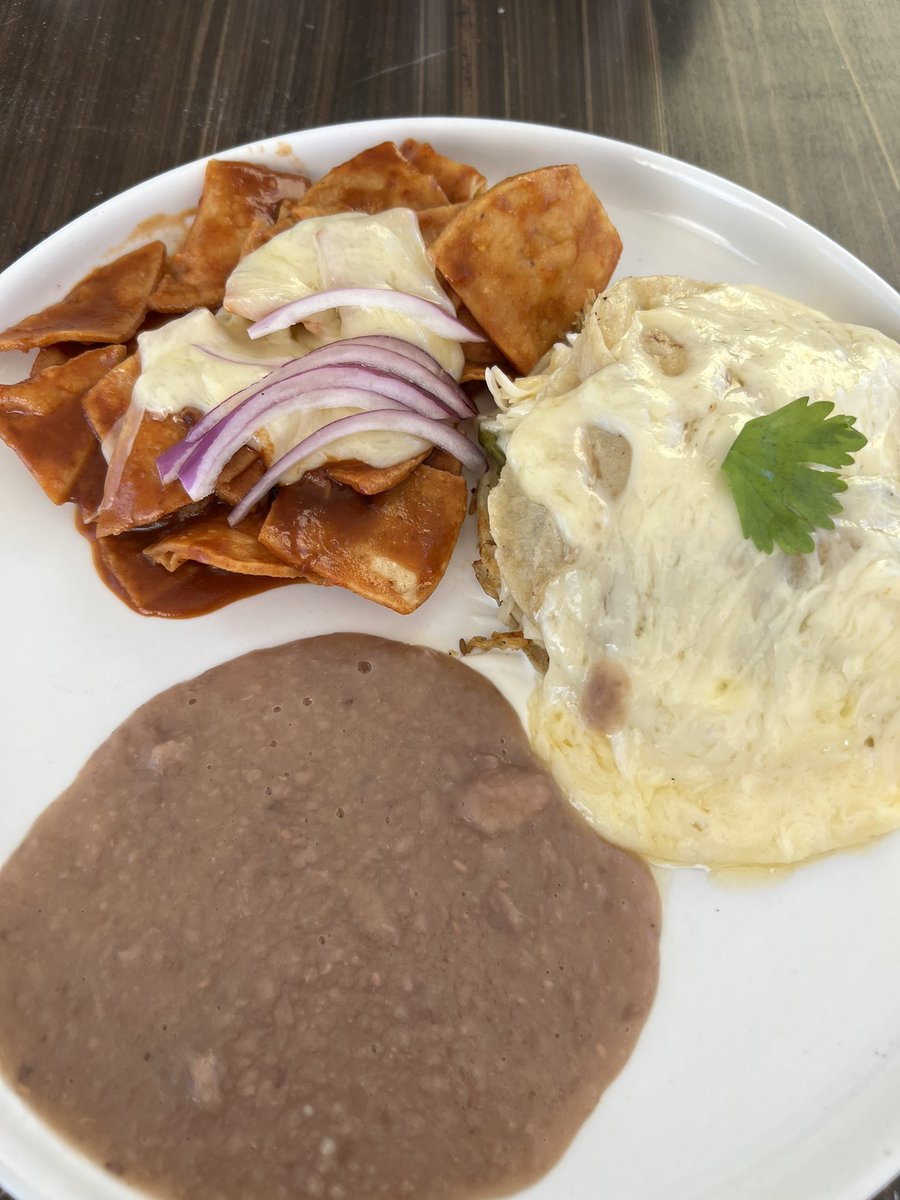 elviejonsc's tweet photo. En el Restaurante Turquesa pidan de desayuno el Azteca, no saben qué delicia.
La ubicación es frente al Charly Rocks
La vista de ahí y el café son ufffa marida https://t.co/55N6Uuh2Xb
