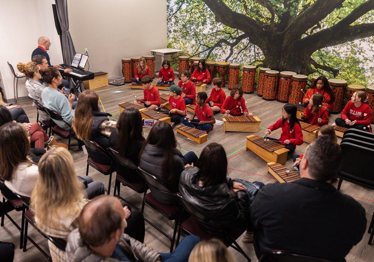 VillageSchool's tweet photo. 🎭🎶🤸‍♀️ Our 1st-5th graders rocked the stage this week with their Spring Performing Arts Showcases! We're so proud of our students and the skills they're learning in their Performing Arts classes.✨

#thisischildhood #villageschool #palisadianpost #palisadesnews #villageconnected https://t.co/mIe3ZbjurH