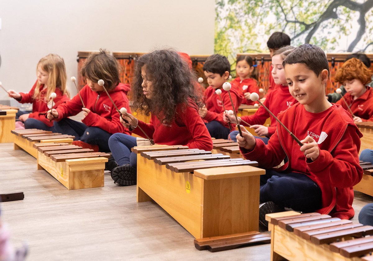 VillageSchool's tweet photo. 🎭🎶🤸‍♀️ Our 1st-5th graders rocked the stage this week with their Spring Performing Arts Showcases! We're so proud of our students and the skills they're learning in their Performing Arts classes.✨

#thisischildhood #villageschool #palisadianpost #palisadesnews #villageconnected https://t.co/mIe3ZbjurH