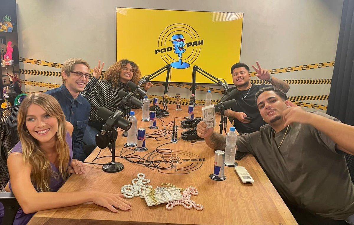 PrimeVideoBR's tweet photo. passando pra avisar que o bonde do DOM tá ao vivo AGORA no Podpah. vem de play que tá imperdível: https://t.co/Hw3HyI2cmo
😏 de nada, besties 😏 https://t.co/jj0WnZ7m3O