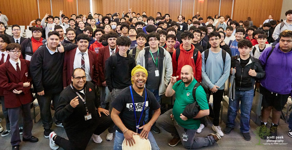 CompellingWhy's tweet photo. Another fantastic @CompellingWhy experience for @RichardsonISD, @UpliftEducation  and @MyCityscape students. Thank you, Isaac Faz (Buckingham Barrera Vega Law Firm), Fernando Salazar (Blue Cross Blue Shield) and @RaulSpeak, for making today special – Oak Cliff was in full force! https://t.co/na54fl1KfR