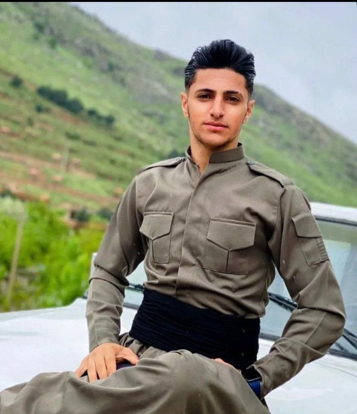 Emaaad_M's tweet photo. یک قتل دیگه ،یک جنایت دیگه از جمهوری اسلامی!
#بهزاد_عزیزی اولین شهید راه آزادی در ۱۴۰۲ که توسط سپاه تروریستی به قتل رسید.
#مهسا_امینی 
#IRGCterrorists
#Brussels23mar https://t.co/7ZMD82U010