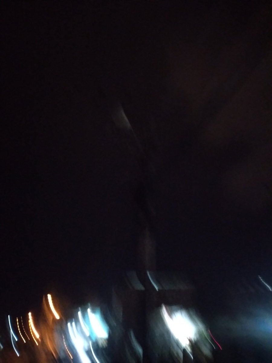 Eguille4's tweet photo. @servicioscnelep no prende esta lampara xfavor den solucion ha este problema gracias https://t.co/V1KbSFnEXE